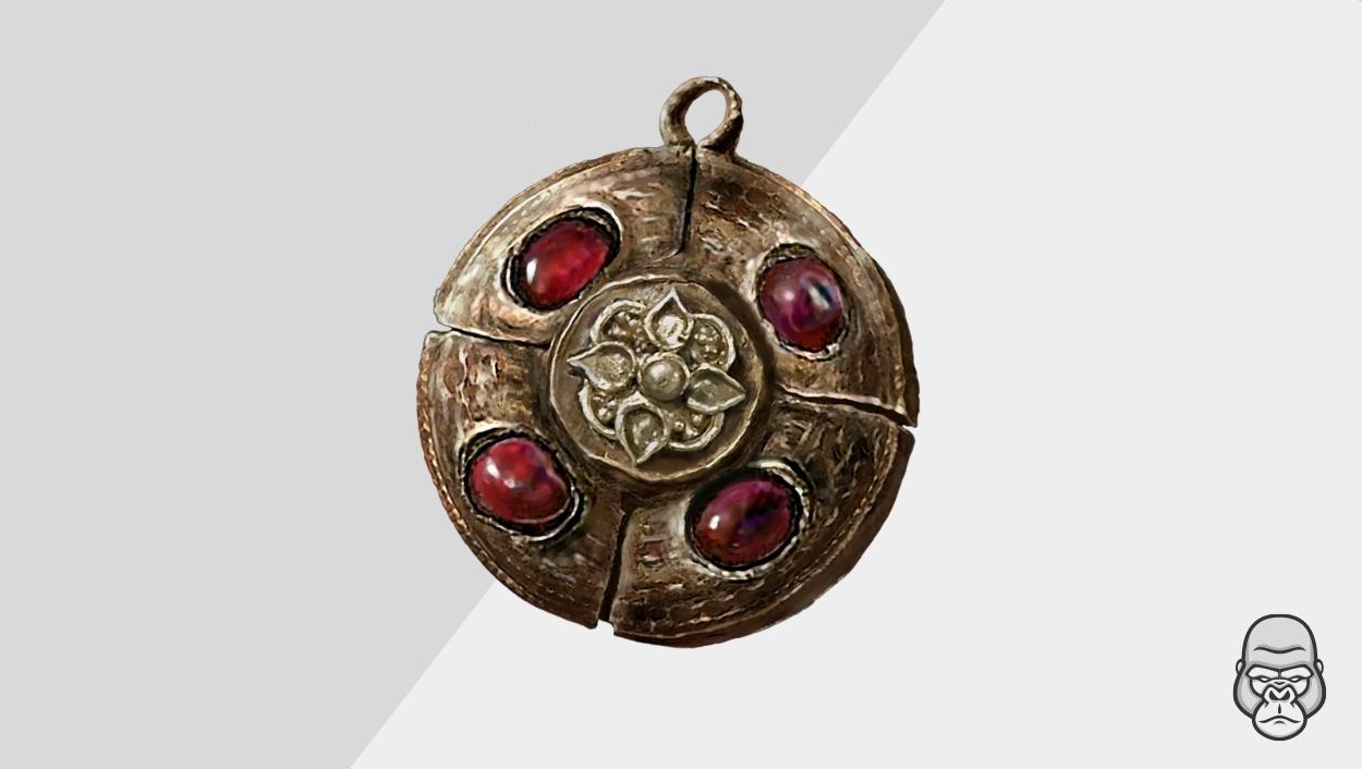Best Elden Ring Talismans Crimson Amber Medallion